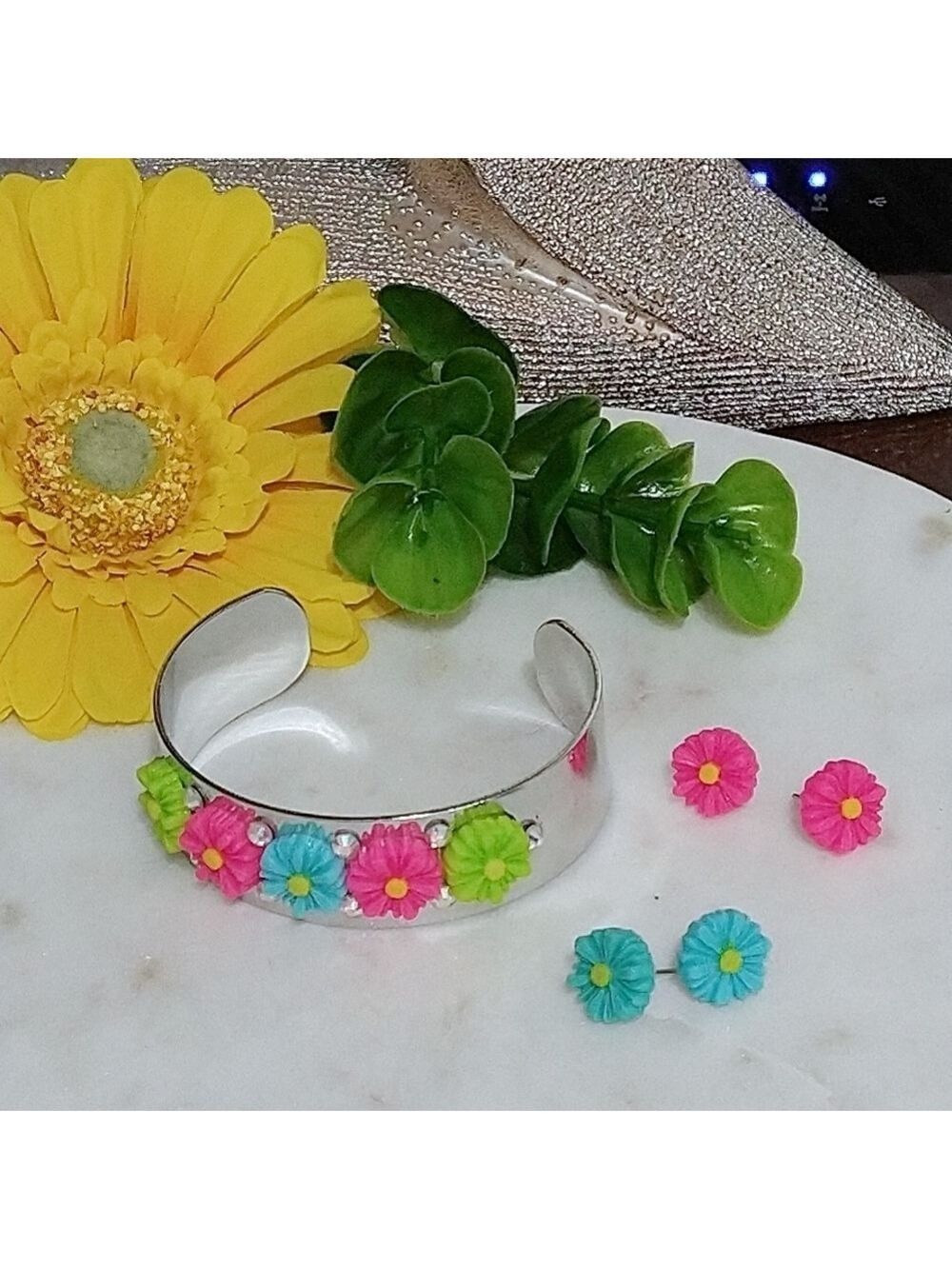 NWT Colorful Floral Cuff Bracelet And Earring Set - Picture 2 of 5